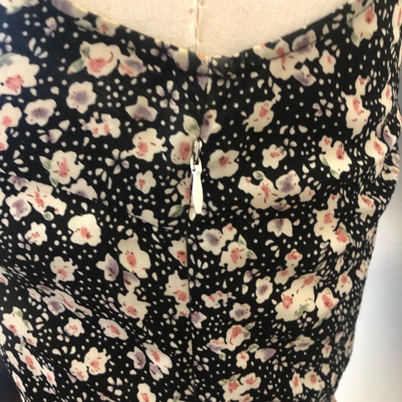 floral dress w buttons, collar - Picture 5 of 6